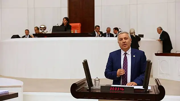 Arık, 'Öğretmenler haklarını alamıyor'
