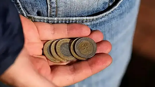 Artık yüzde 15 daha pahalı! Bir sigara grubu ilk zammı yaptı