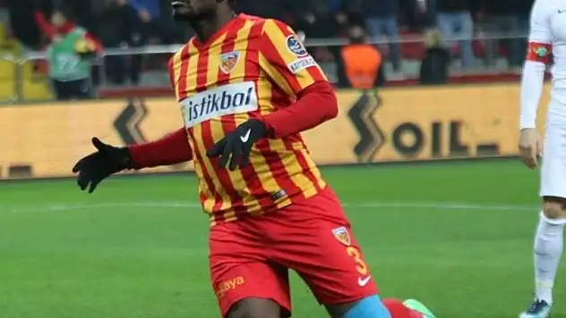 Asamoah Gyandan sert tepki
