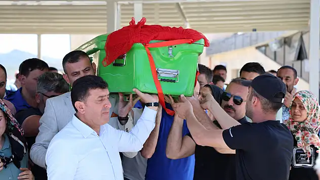 Asel son yolculuğuna uğurlandı