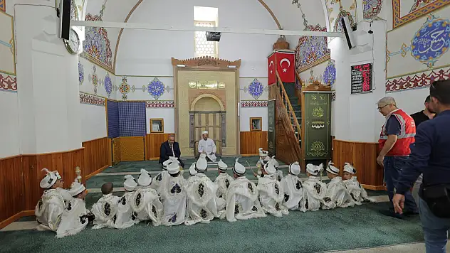 Asırlık hayır geleneği: Sünnet şöleni düzenlendi