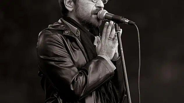 Aşk şarkıları Sevgililer Günü'ne özel Kayseri'de yankılanacak