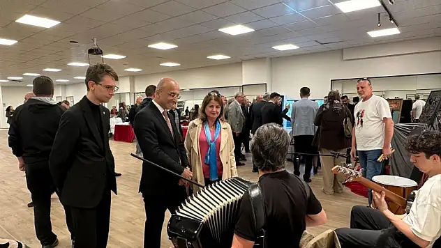 Aşkın Genç'ten Kayseri'de gelecek nesillere yönelik mesaj!