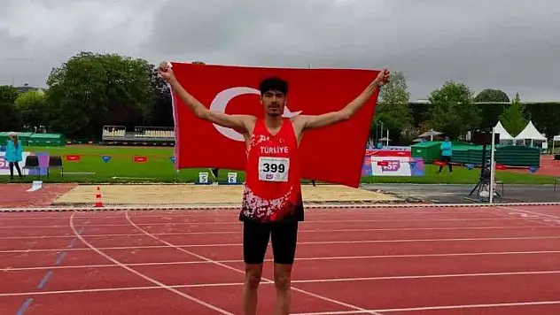 Dünya ikincisi oldu