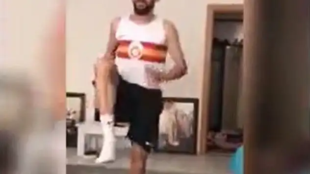Atletizm sporcuları evde çalıştı
