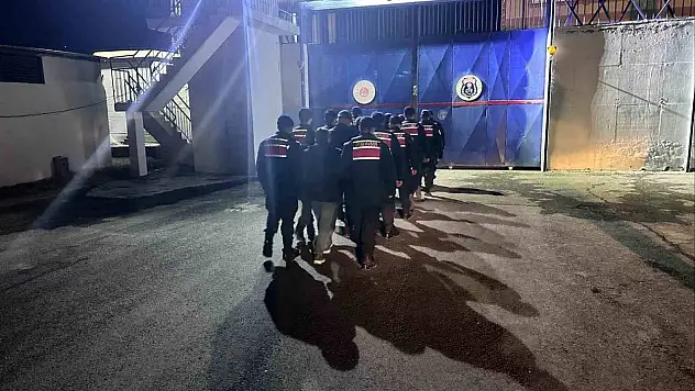 JASAT operasyonu: Silah ve uyuşturucu ele geçirildi