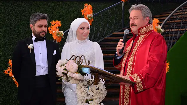 Avukat çiftin nikahını başkan kıydı
