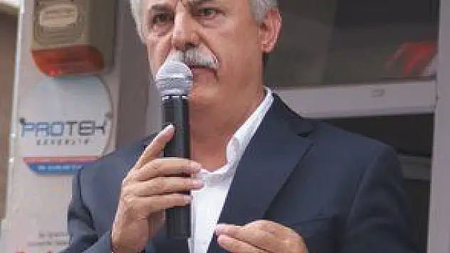 AYAN'DAN GÖVDE GÖSTERİSİ