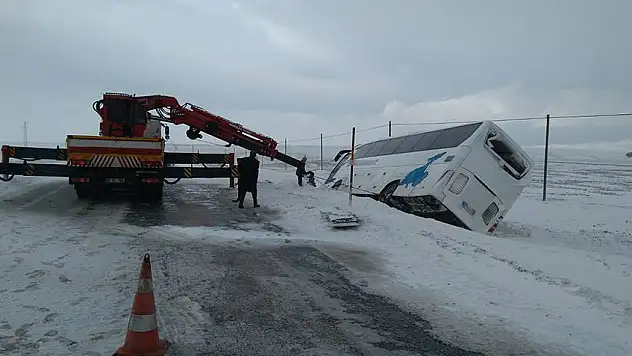 Malatya yolunda 2 yolcu otobüsü devrildi çok sayıda yaralılar var