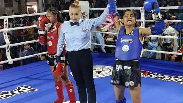 Ayşegül Açık Muay Thai'de dünya şampiyonu!