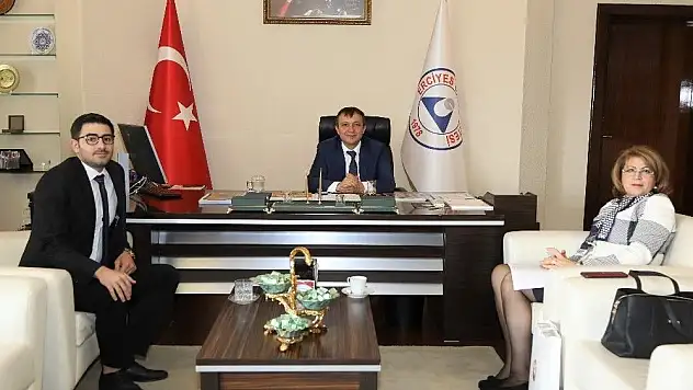 Azerbaycan Büyükelçiliği Eğitim Müşaviri Nesibova, Rektör Çalış'ı ziyaret etti
