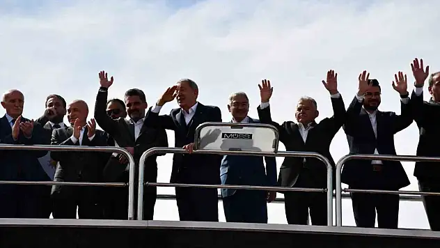 Bakan Akar: Bir koltuk uğruna... Yazıklar olsun