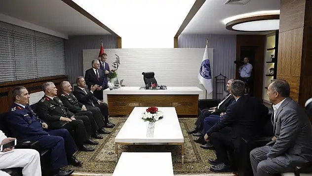 Bakan Akar, Komuta Kademesi İle Büyükşehir'de