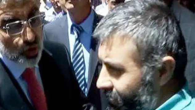 BAKAN KÜTÜK'E ÇARPTI