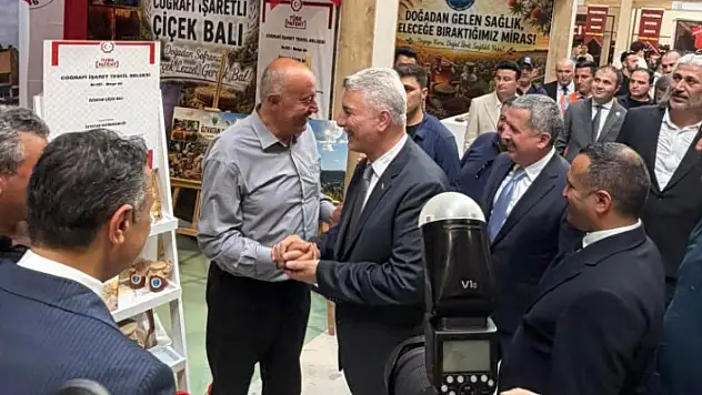 Bakan Ömer Bolat Özvatan standında!