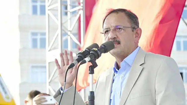 Bakan Özhaseki: &quotBu FETÖ dene adam resmen şizofren&quot