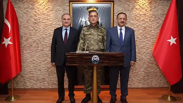 Bakan Özhaseki'den 2016 Yılının Son Gününde Komandolara Ziyaret