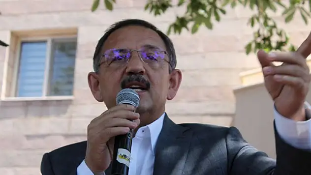  Bakan Özhaseki: &quotDün gece tarihi bir gün yaşadık&quot