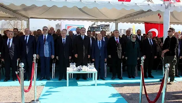 Bakan Özhaseki: 'Evlerimizi depreme karşı dayanıklı yapmalıyız'