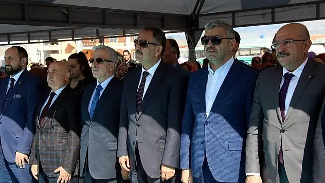 Bakan Özhaseki: 'Kayseri'de hizmet belediyeciliği yaptık'
