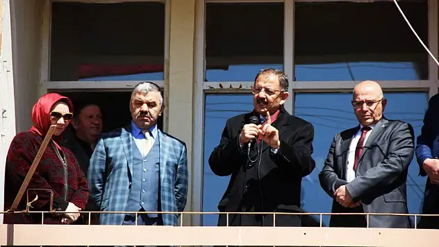 Bakan Özhaseki Sarız ve Pınarbaşı ilçelerini ziyaret etti