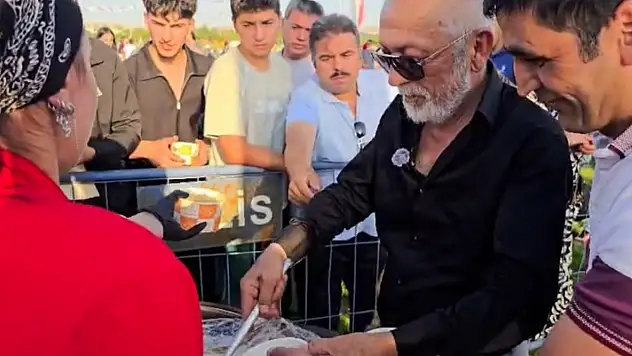 Kayserili Sinan Şef şenlikte pilav dağıttı