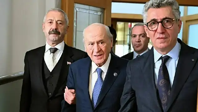 Baki Ersoy, Bahçeli'nin Sarallar ve Şahinler buluşmasından yeni kare paylaştı!