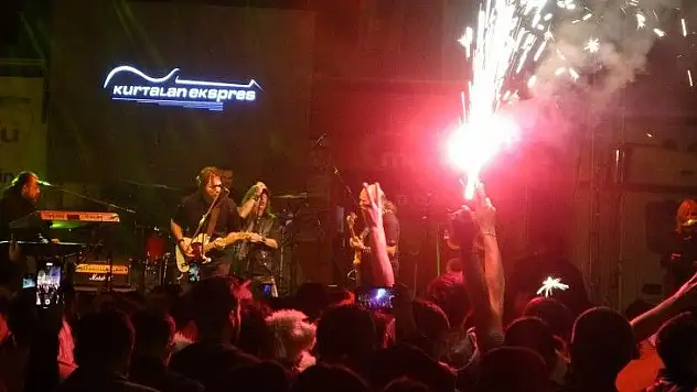 Barış Manço'nun kurduğu rock grubu 'Kurtalan Ekspres' Kayserilileri coşturdu