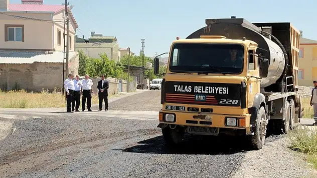 Başakpınar'da asfalt çalışmaları devam ediyor