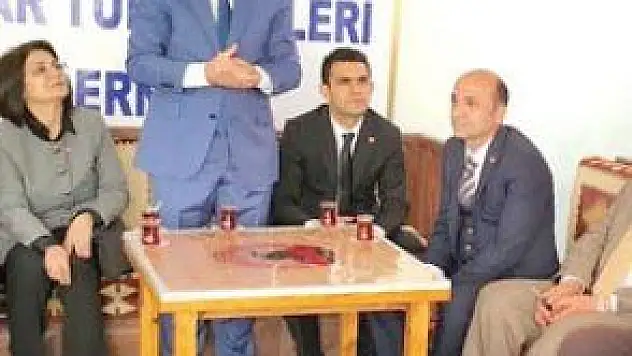 &quotBAŞBAKAN AKLIMIZLA ALAY EDİYOR!&quot