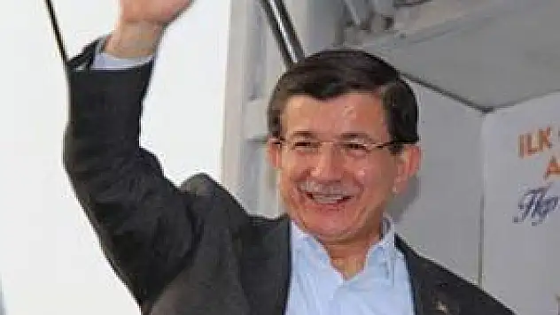 BAŞBAKAN DAVUTOĞLU MEYDAN'DA KONUŞTU