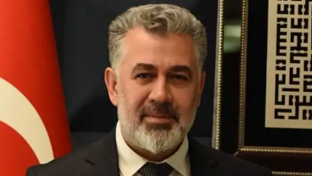 Başdanışman Kılınç: Liyakat yerini sadakate bıraktı