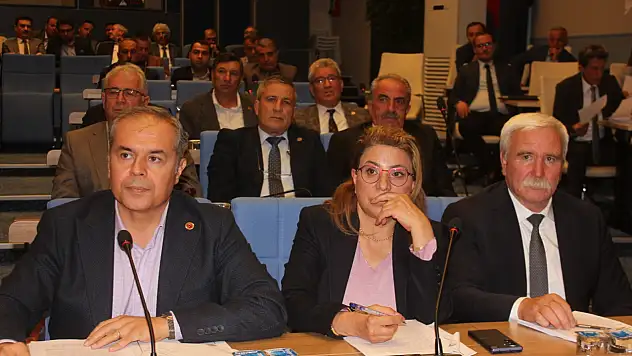 Başkan acı haberi Meclis'te öğrendi
