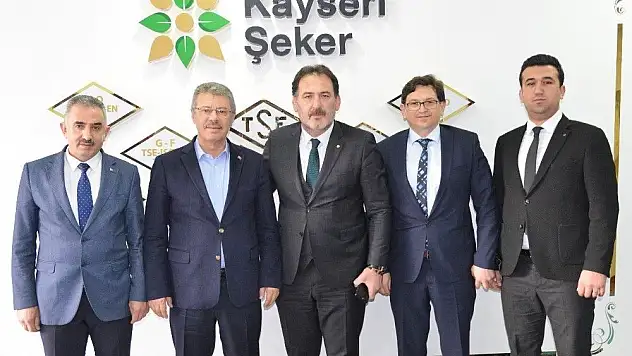 Başkan Akay'a anlamlı ödül
