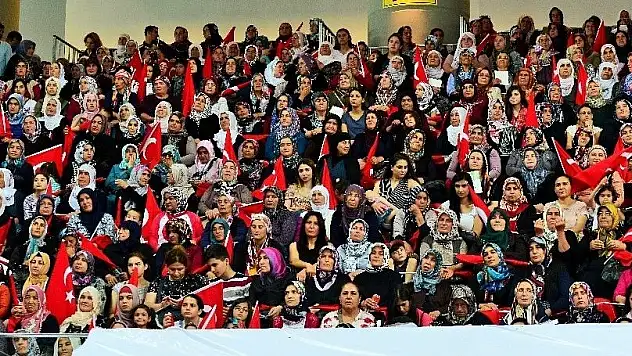 Başkan Akay'dan '15 Ekim Dünya Kadın Çiftçiler Günü'  Mesajı