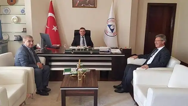 Başkan Akay'dan ERÜ Rektörü Çalış'a ziyaret
