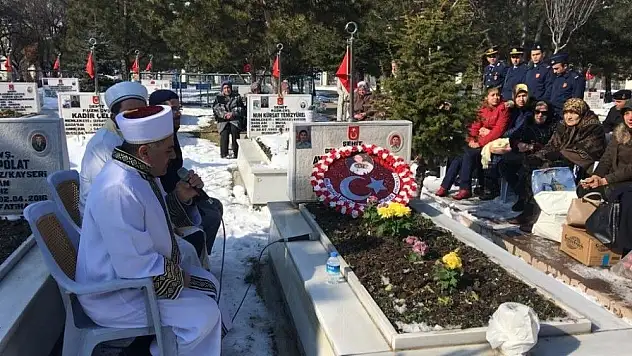 Şehit Ayşenur Pürnek, ölüm yıl dönümünde kabri başında dualarla anıldı