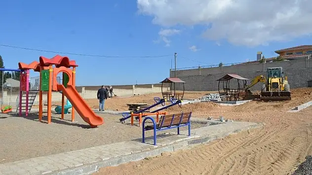 Başkan Altun, çocukların yüzünü güldürmeye devam ediyor