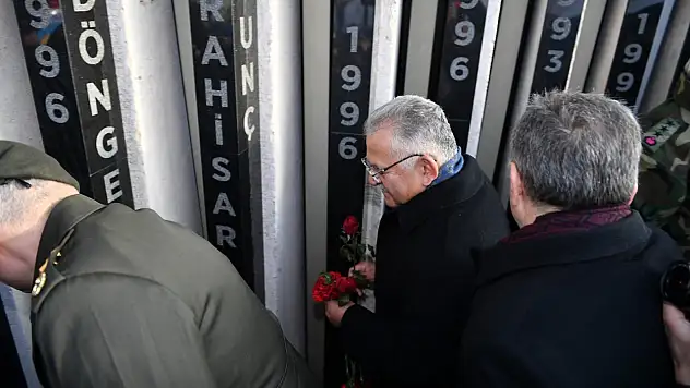 'Şehitlerimizin hatırası, bu topraklarda ve gönüllerimizde sonsuza kadar yaşayacaktır'