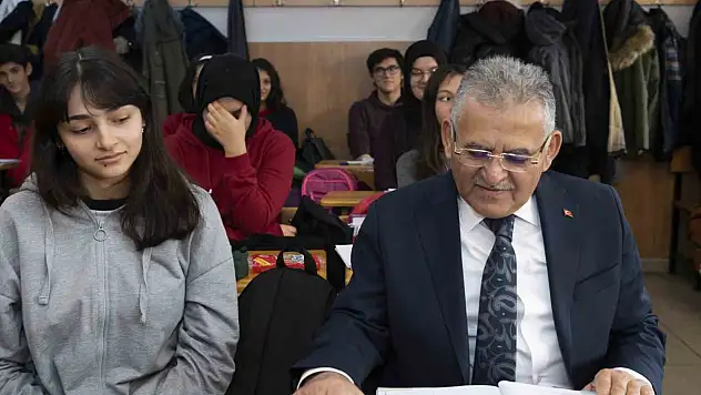 Başkan Büyükkılıç'tan öğrencilere başarı mesajı...