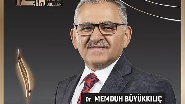 Büyükkılıç'a,  'Yılın Belediye Başkanı' ödülü...
