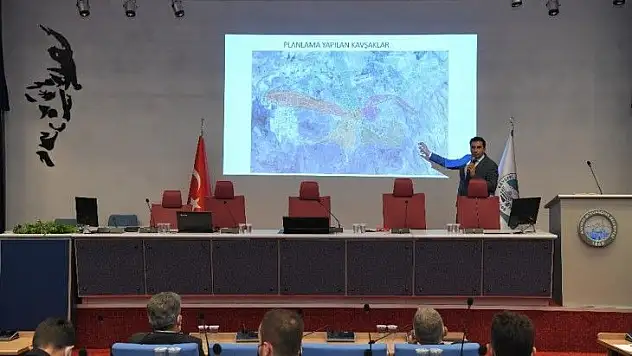 Büyükkılıç'a 'akıllı şehir' sunumu yaptı