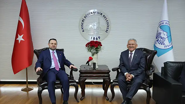 Başkan Büyükkılıç'a önemli ziyaret: Adalet Bakanı'ndan Kayseri'ye övgüler!