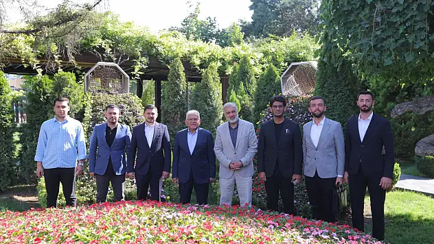 Başkan Büyükkılıç'a ziyaret trafiği! Bakın kimler gitti