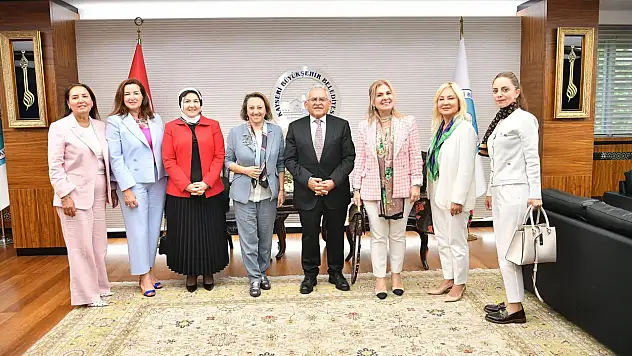 Başkan Büyükkılıç'a ziyaretler devam ediyor