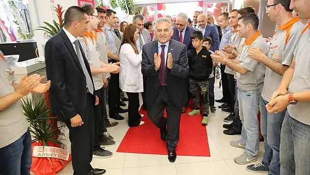 &quotAçılan iş yerleri büyümenin, gelişmenin ve ticaret hacminin bir ifadesidir&quot