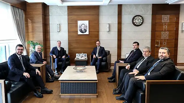 Başkan Büyükkılıç, Bakan Kacır'ı ziyaret etti