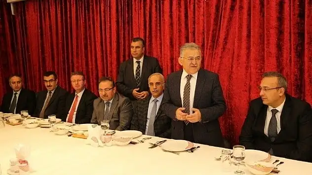 Başkan Büyükkılıç Belediyenin emektarları ile vedalaştı