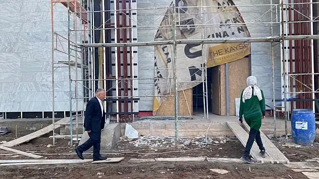 Büyükşehir ile hayırsever iş birliğinde yaptırılan cami inşaatını incelendi