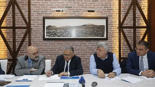 Başkan Büyükkılıç, Erciyes'te değerlendirme toplantısı yaptı